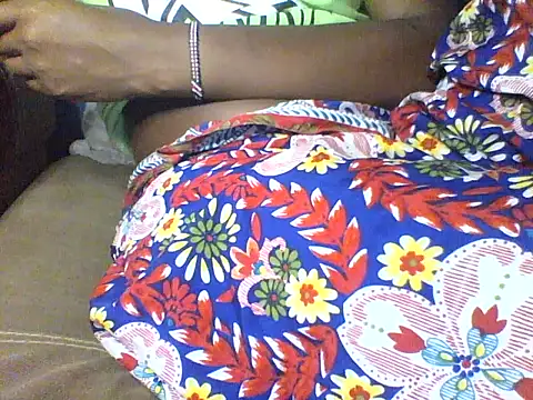 Snapshot of Moongodessy chatting on 12/20/25, 08:16 Moongodessy online show from 12/20/25, 08:16