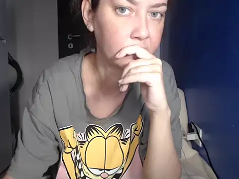 Snapshot of petite_danielle chatting on 07/22/26, 03:09 petite danielle online show from 07/22/26, 03:09