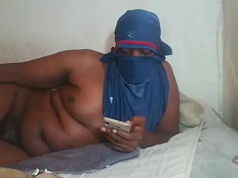 Snapshot of Bussyfats chatting on 04/12/26, 07:57 Bussyfats online show from 04/12/26, 07:57