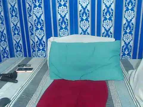 JUICEYLIPS333 online show from 10/27/25, 07:40