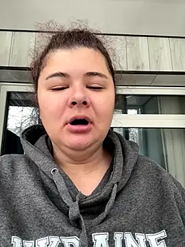 AliceCurlyX online show from 12/15/25, 09:35