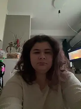 AliceCurlyX online show from 12/17/25, 11:05