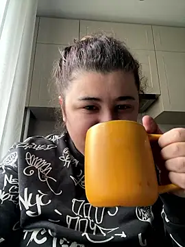 AliceCurlyX online show from 01/10/26, 10:50