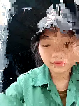 Snapshot of Ananine chatting on 11/06/25, 07:53 Ananine online show from 11/06/25, 07:53