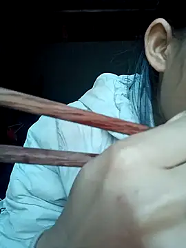 Snapshot of Ananine chatting on 11/27/25, 12:35 Ananine online show from 11/27/25, 12:35