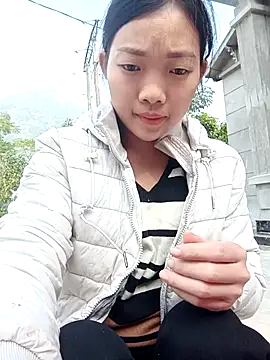 Snapshot of Ananine chatting on 12/02/25, 02:39 Ananine online show from 12/02/25, 02:39