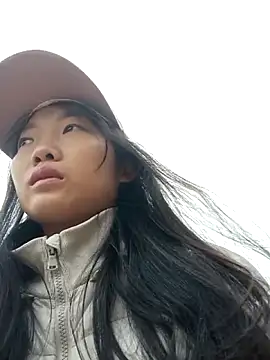 Snapshot of Ananine chatting on 12/05/25, 12:52 Ananine online show from 12/05/25, 12:52