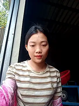 Snapshot of Ananine chatting on 12/20/25, 08:10 Ananine online show from 12/20/25, 08:10