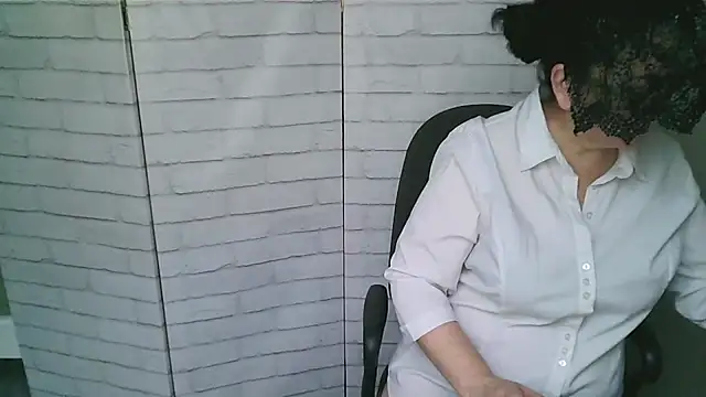 Snapshot of Helen_xi_ chatting on 11/21/25, 12:15 Helen xi online show from 11/21/25, 12:15