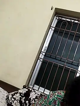 Snapshot of humtum2254 chatting on 11/23/25, 02:17 humtum2254 online show from 11/23/25, 02:17