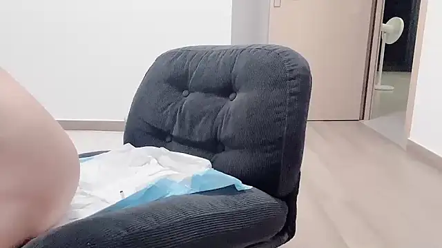 A girla online show from 06/07/26, 11:58