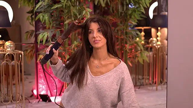 Snapshot of StephieRouse chatting on 03/28/26, 08:47 StephieRouse online show from 03/28/26, 08:47