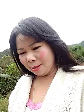 lusy-00 online show from 11/19/25, 02:00