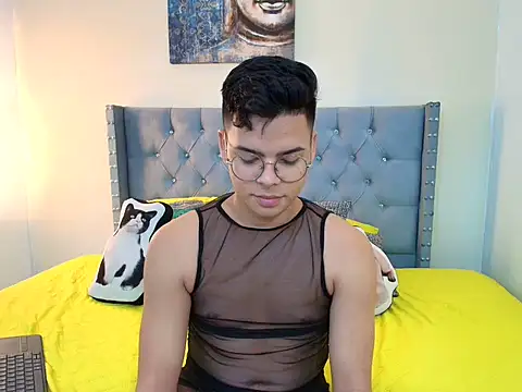 Snapshot of stewart_mateo_ chatting on 11/30/25, 09:19 stewart mateo online show from 11/30/25, 09:19