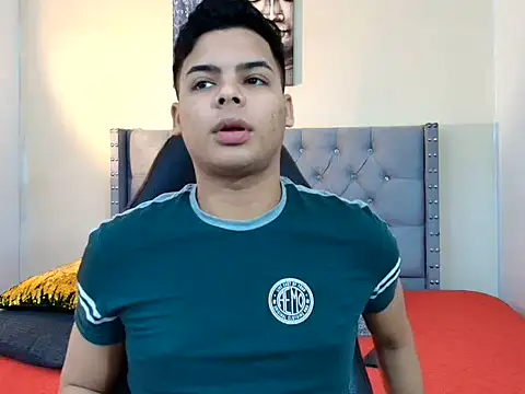 Snapshot of stewart_mateo_ chatting on 12/15/25, 02:16 stewart mateo online show from 12/15/25, 02:16