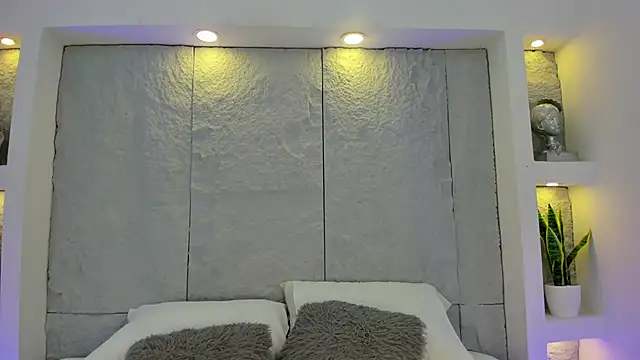 AlassiaHocthner online show from 04/09/26, 11:37