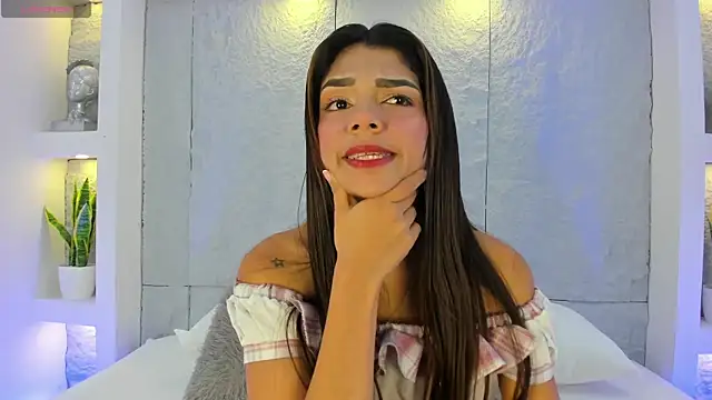 AlassiaHocthner online show from 04/11/26, 11:36