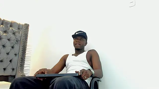 Snapshot of DOUGLAS_099 chatting on 09/20/25, 01:01 DOUGLAS 099 online show from 09/20/25, 01:01