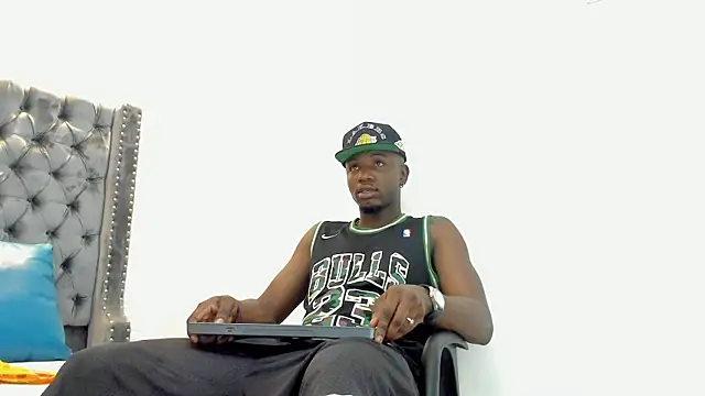 Snapshot of DOUGLAS_099 chatting on 09/25/25, 01:04 DOUGLAS 099 online show from 09/25/25, 01:04