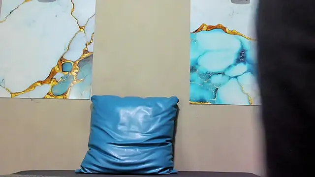 Snapshot of DOUGLAS_099 chatting on 11/12/25, 01:22 DOUGLAS 099 online show from 11/12/25, 01:22