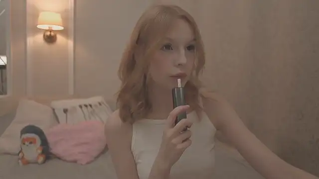 Snapshot of claire_bennett chatting on 10/09/25, 12:52 claire bennett online show from 10/09/25, 12:52