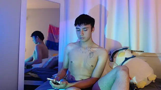 Snapshot of Noah_Blaze chatting on 09/24/25, 03:54 Noah Blaze online show from 09/24/25, 03:54