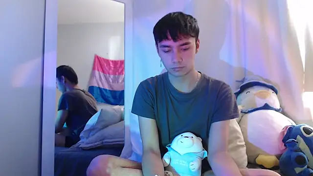 Snapshot of Noah_Blaze chatting on 09/25/25, 10:13 Noah Blaze online show from 09/25/25, 10:13