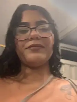 Snapshot of caritobeachdh chatting on 09/11/25, 01:49 caritobeachdh online show from 09/11/25, 01:49