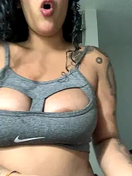 Snapshot of caritobeachdh chatting on 10/04/25, 04:43 caritobeachdh online show from 10/04/25, 04:43