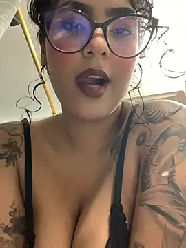 Snapshot of caritobeachdh chatting on 11/27/25, 05:42 caritobeachdh online show from 11/27/25, 05:42