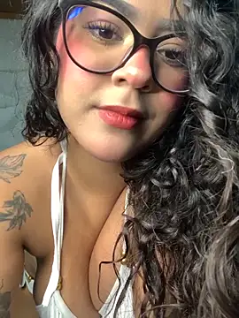 Snapshot of caritobeachdh chatting on 11/28/25, 06:38 caritobeachdh online show from 11/28/25, 06:38