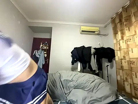 jingjing005 online show from 12/23/25, 09:29