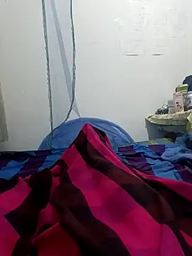 Snapshot of SHIFT1234 chatting on 10/18/25, 05:14 SHIFT1234 online show from 10/18/25, 05:14