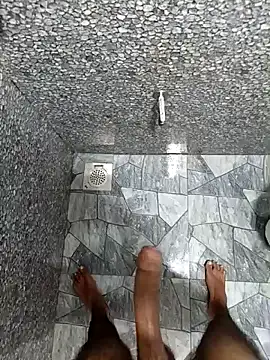 Snapshot of SHIFT1234 chatting on 04/13/26, 05:02 SHIFT1234 online show from 04/13/26, 05:02