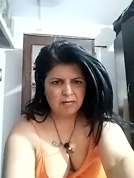 Snapshot of Jann_Riya333 chatting on 04/18/26, 02:04 Jann Riya333 online show from 04/18/26, 02:04
