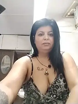 Snapshot of Jann_Riya333 chatting on 05/24/26, 04:39 Jann Riya333 online show from 05/24/26, 04:39