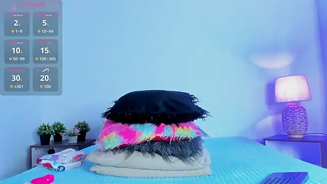 hailey hadid online show from 10/27/25, 07:07