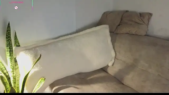 NicoleLeinn online show from 11/21/25, 11:14