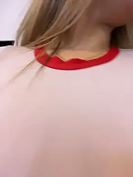 Snapshot of AngelBlushXXX chatting on 11/11/25, 10:32 AngelBlushXXX online show from 11/11/25, 10:32