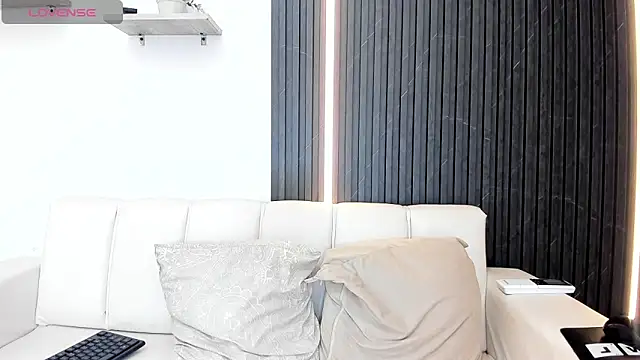 Gabrielaa Miller  online show from 11/08/25, 07:23