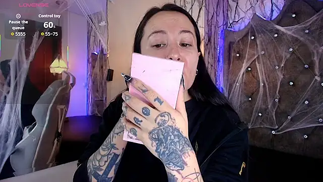 Zami Escobar of online show from 11/05/25, 05:35