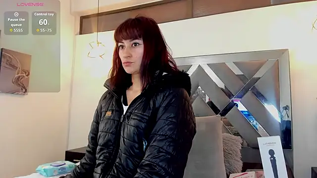 Snapshot of Candy_Hott7 chatting on 11/19/25, 08:31 Candy Hott7 online show from 11/19/25, 08:31