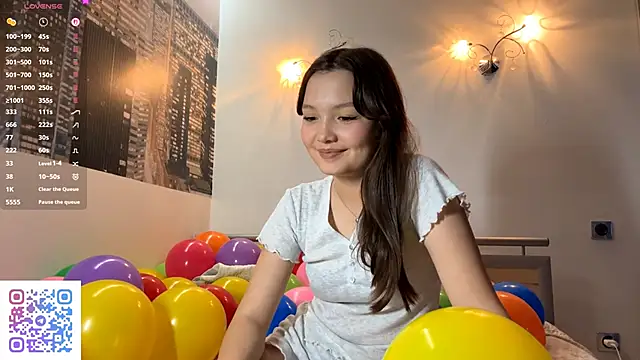 Snapshot of KiraVelvet chatting on 09/12/25, 09:42 KiraVelvet online show from 09/12/25, 09:42