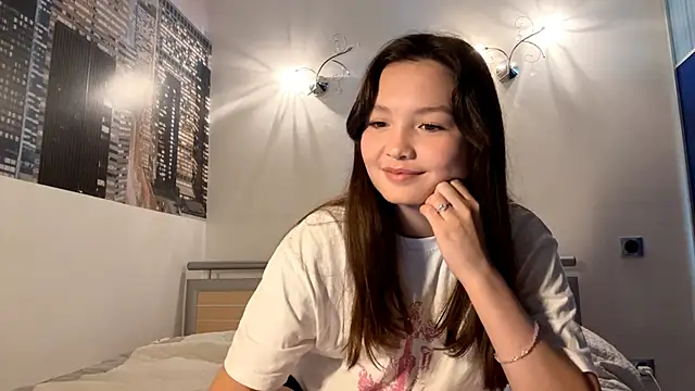 Snapshot of KiraVelvet chatting on 09/20/25, 06:25 KiraVelvet online show from 09/20/25, 06:25