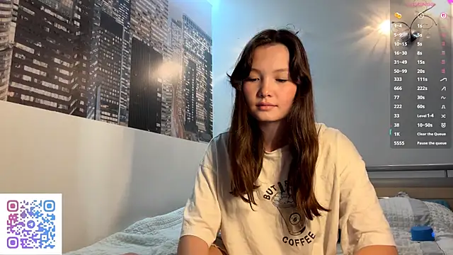 Snapshot of KiraVelvet chatting on 09/23/25, 07:11 KiraVelvet online show from 09/23/25, 07:11