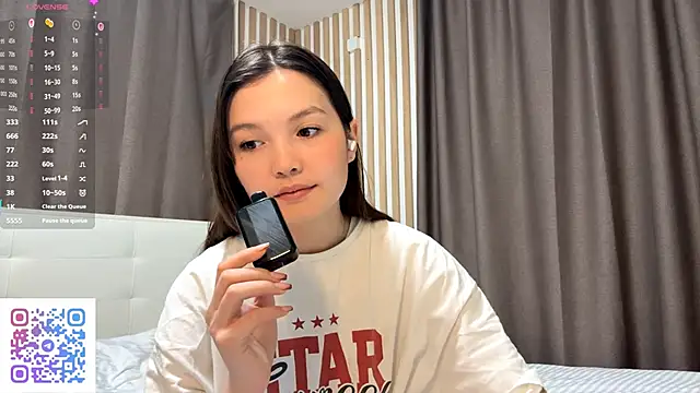 Snapshot of KiraVelvet chatting on 10/01/25, 06:03 KiraVelvet online show from 10/01/25, 06:03