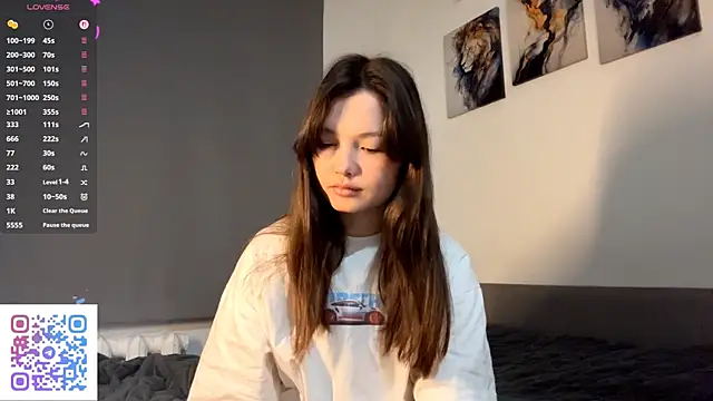 Snapshot of KiraVelvet chatting on 10/05/25, 02:15 KiraVelvet online show from 10/05/25, 02:15