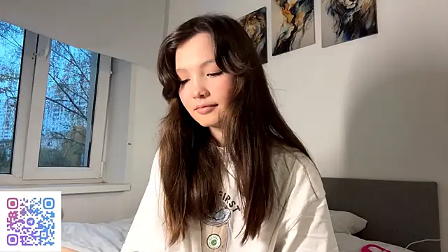 Snapshot of KiraVelvet chatting on 10/06/25, 02:14 KiraVelvet online show from 10/06/25, 02:14