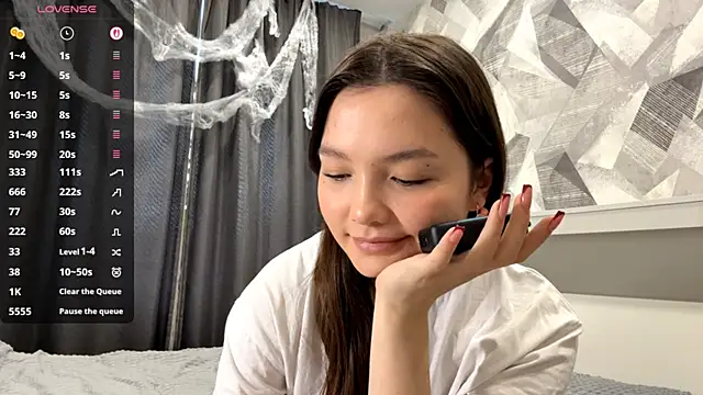 Snapshot of KiraVelvet chatting on 11/01/25, 09:44 KiraVelvet online show from 11/01/25, 09:44