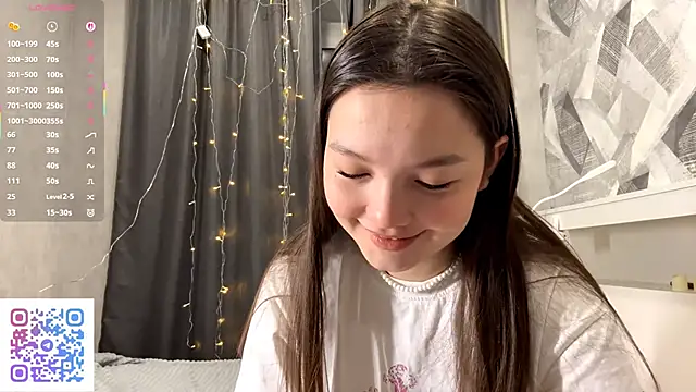 Snapshot of KiraVelvet chatting on 12/14/25, 05:07 KiraVelvet online show from 12/14/25, 05:07